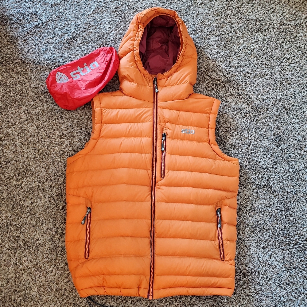 STIO Men's Hometown Down Vest With Hood - Medium